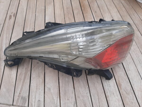 Feu rouge et clignotant scooter Honda SWT