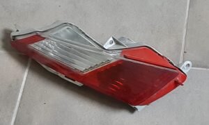 Feu arrière et clignotant gauche de HONDA 125 Panthéon