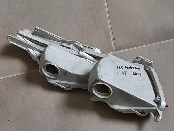 Feu arrière et clignotant gauche de HONDA 125 Panthéon – Image 2