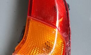 Feu arrière et clignotant droite de HONDA 125 Panthéon