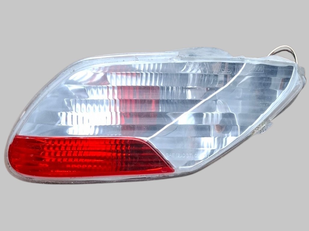 Feu arrière droit Piaggio MP3