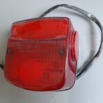 Feu rouge arrière de SUZUKI 125 GN