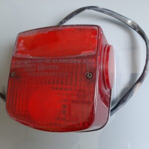 Feu rouge arrière de SUZUKI 125 GN