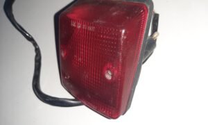 Feu rouge arrière de SUZUKI 650 DR
