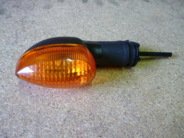 Clignotant avant droit YAMAHA FZ1, FZ6, FZ8, TDM 900, R1 et R6